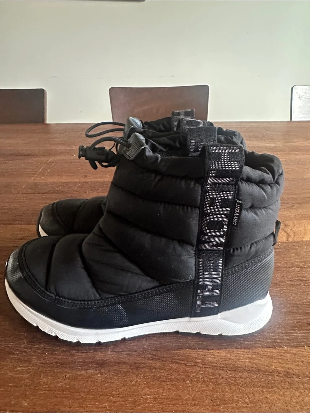 The North Face ThermoBall Winter Boots Boys Size 7 Black Snow Boots